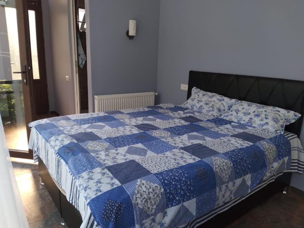Small Guest House Квариати Екстериор снимка