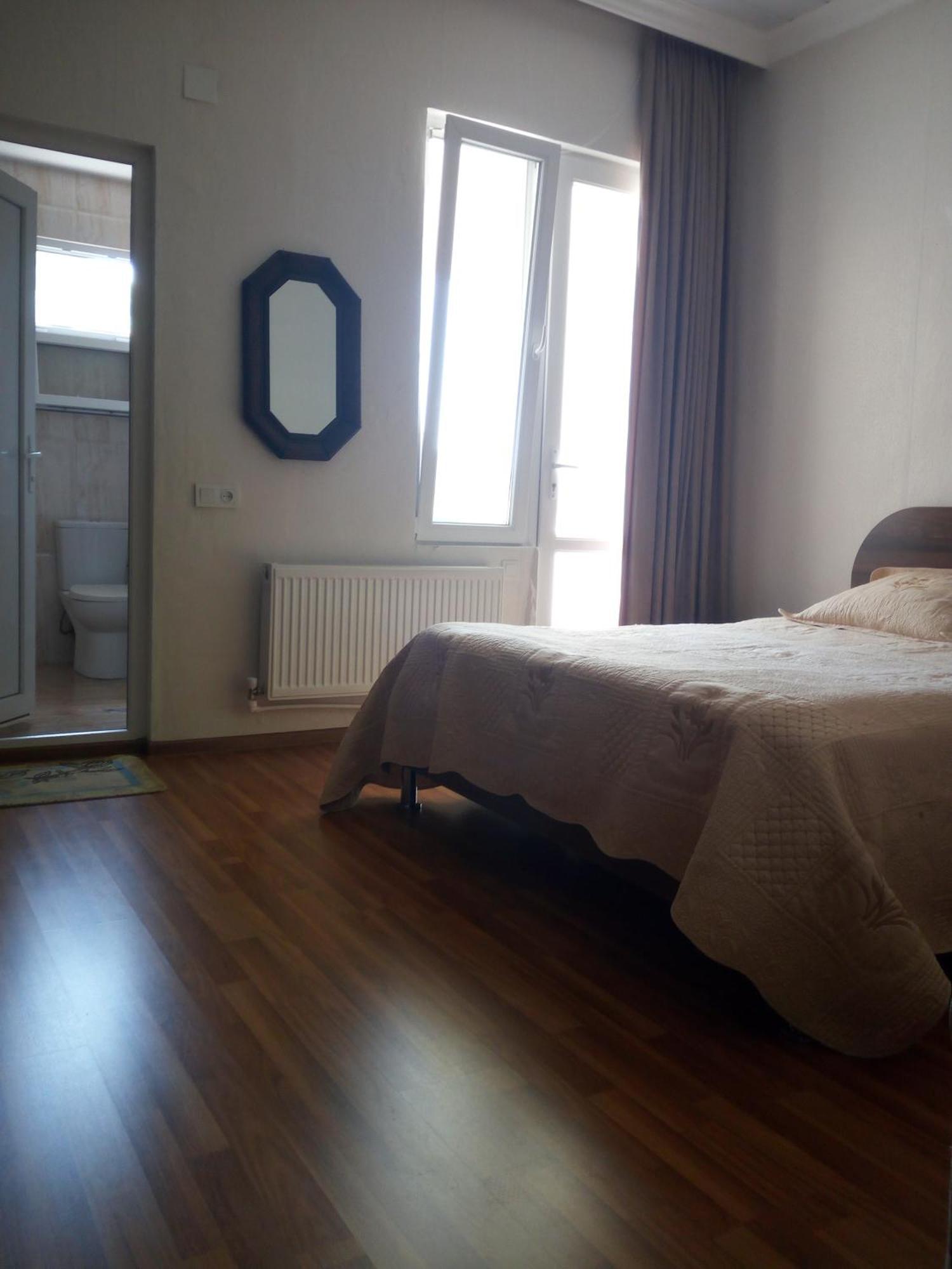 Small Guest House Квариати Екстериор снимка